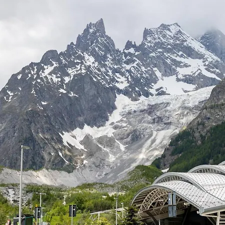Βίλα 4br Chalet Piazzale Della Funivia - What'app - 0039-3512-039-610 - For Reservations!